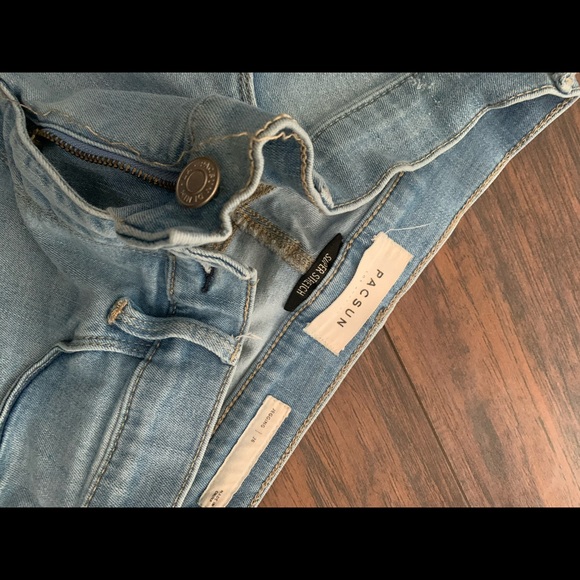 Jeans - Picture 2 of 3